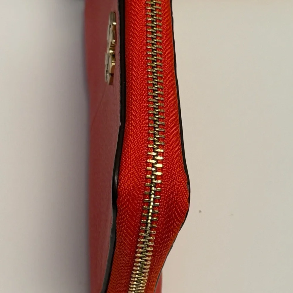 🧡 Tory Burch Orange Pebbled Leather Zip Wristlet Wallet 🧡